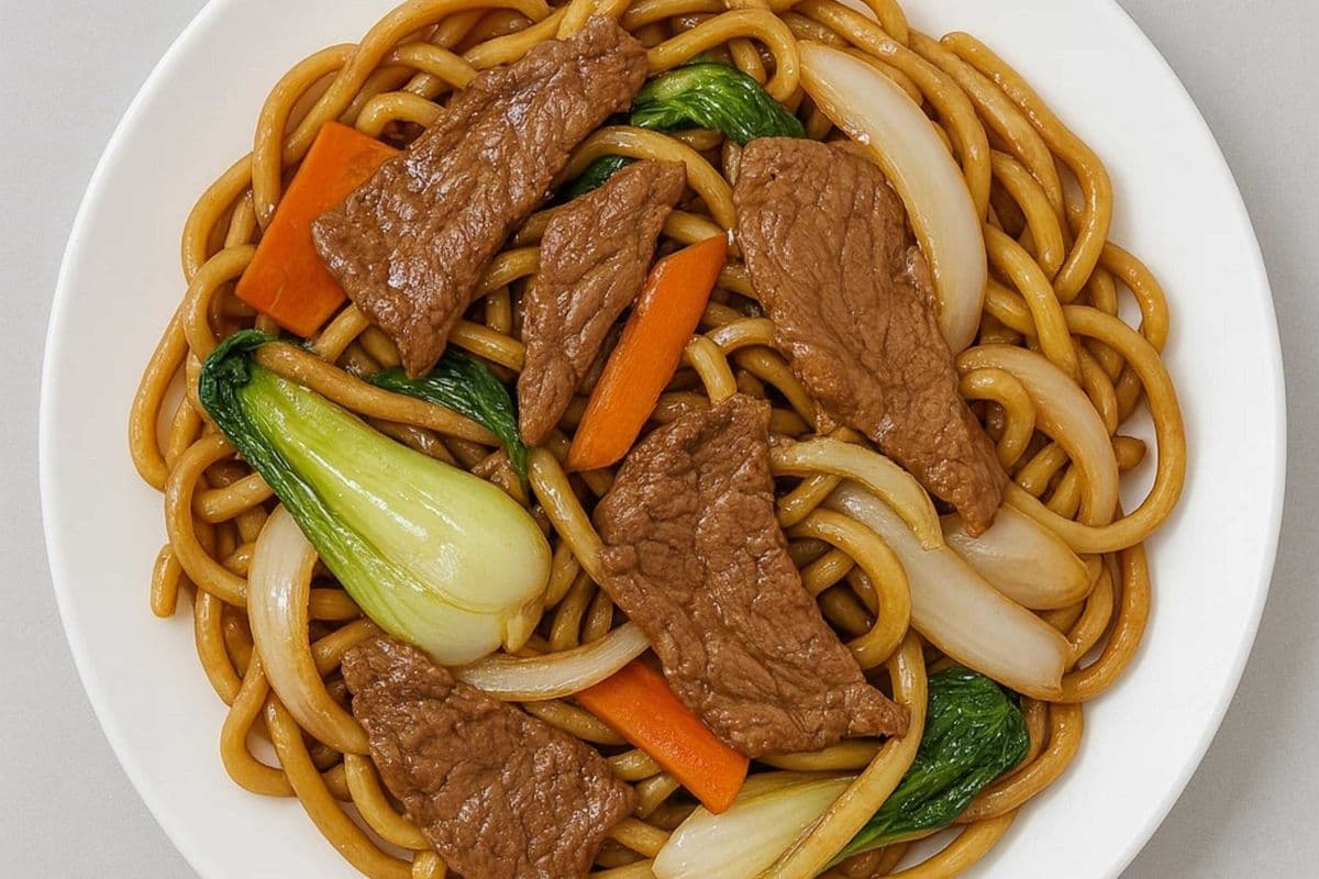 F6. Beef Chow Mein - 牛肉炒麵