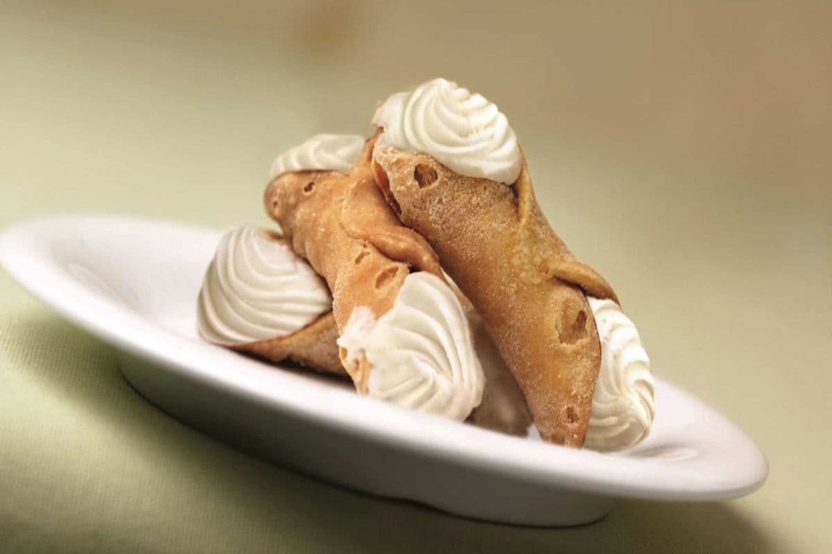 Cannoli (chaque/each)
