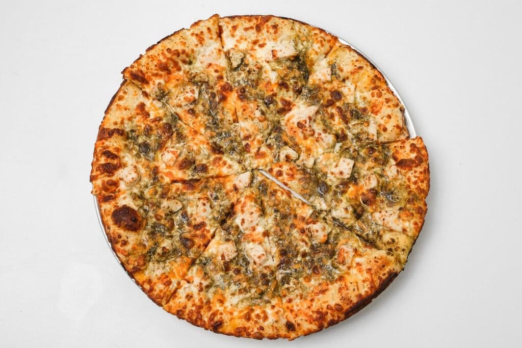🐔 Pesto Chicken Crunch Pizza
