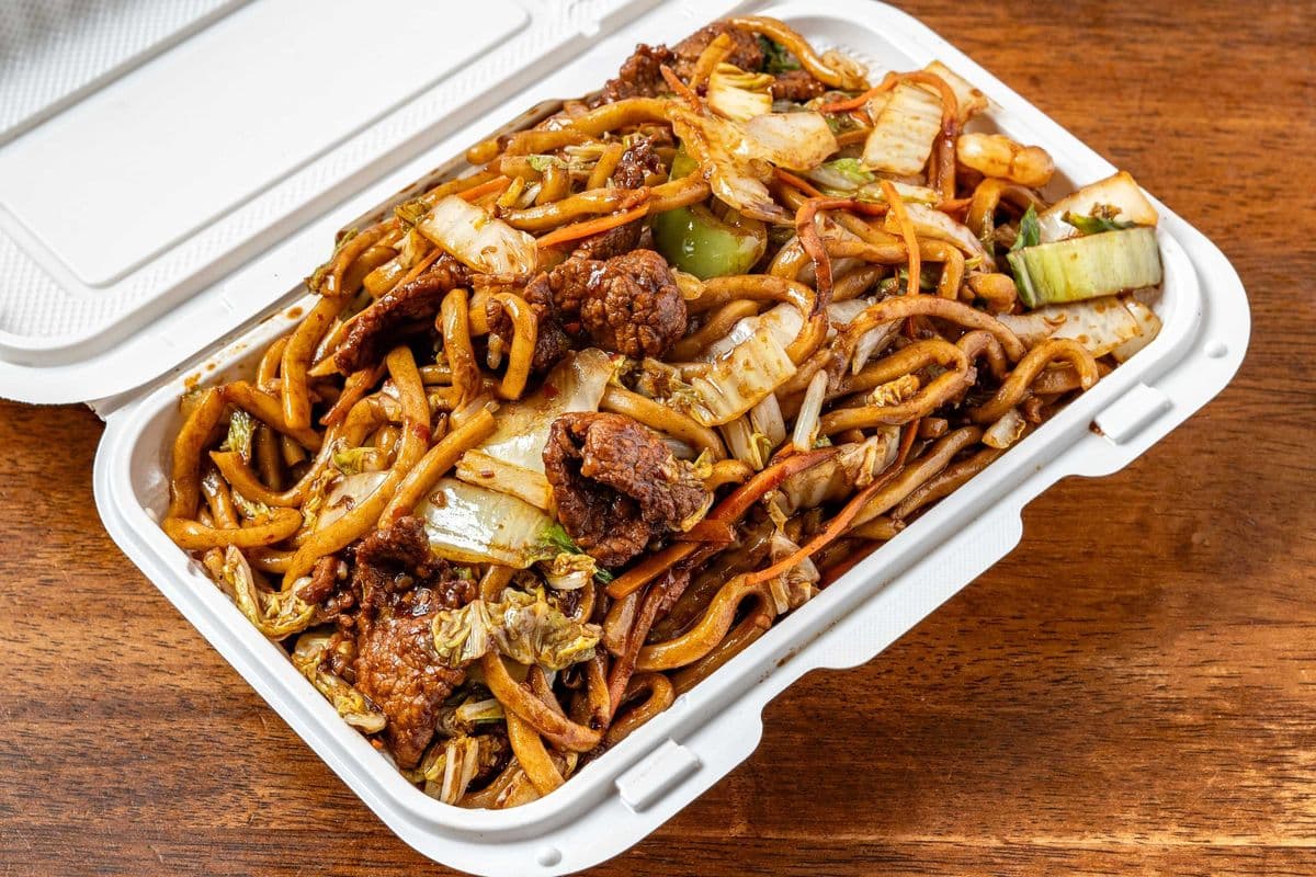 104.Beef Fried Noodle(Thick)