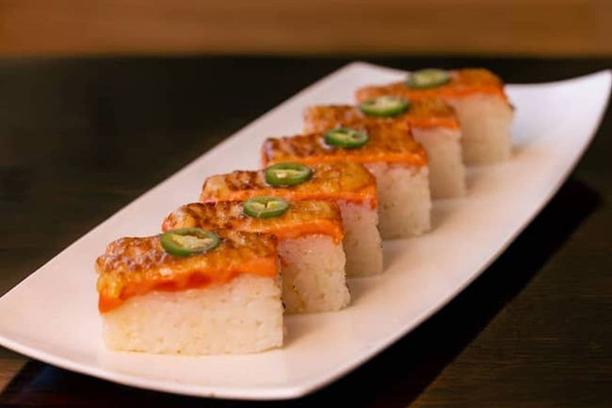 Salmon oshi