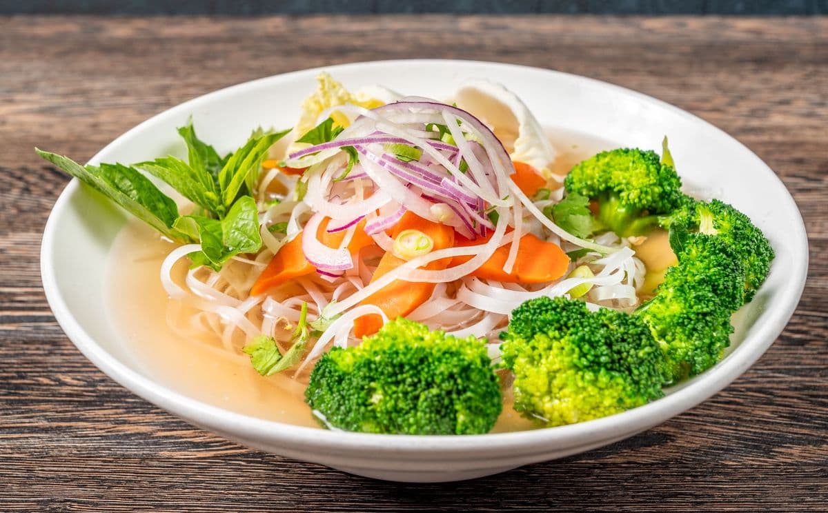 P17. Pho Plain Noodle with Veggies (L) - OO