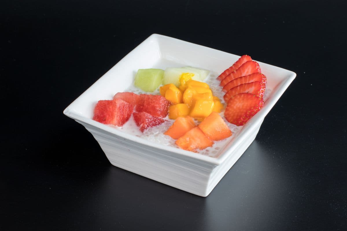 Sago with Mixed Fruits and Coconut Milk 鲜杂果西米露