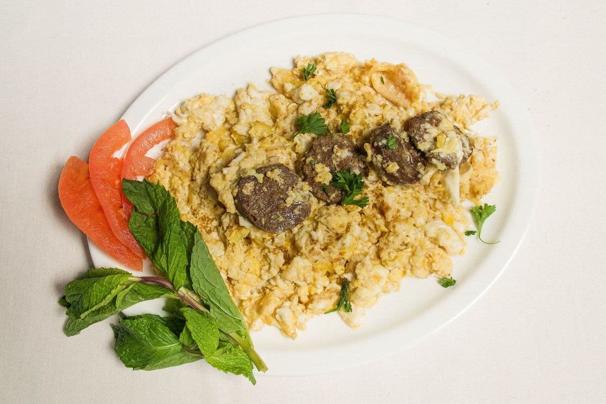 Eggs with Sujuk