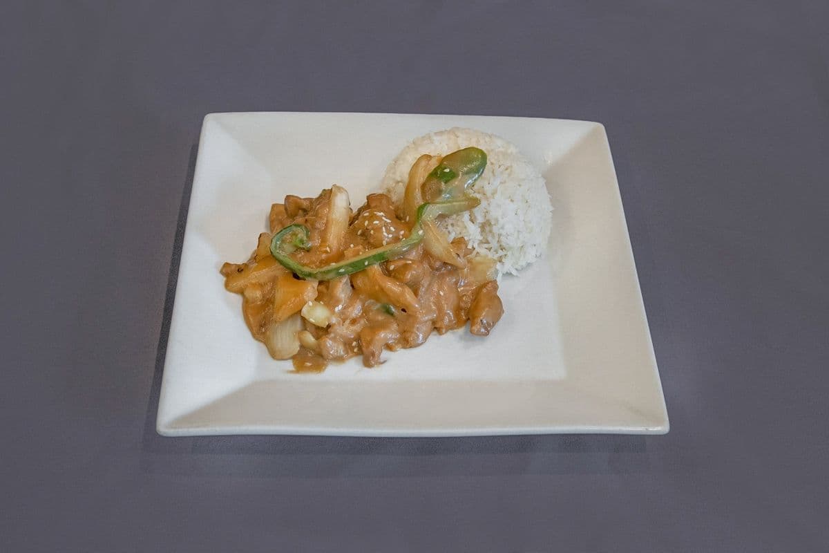 Poulet à la Sauce d'Arachide / Peanut Sauce Chicken