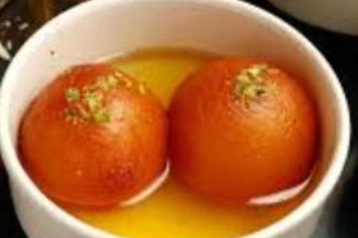 Hot Gulab Jamun (2 pcs)