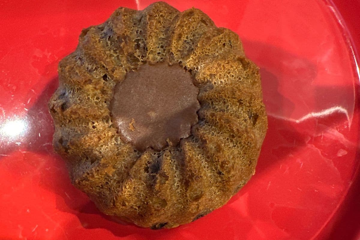 Banana lava cake