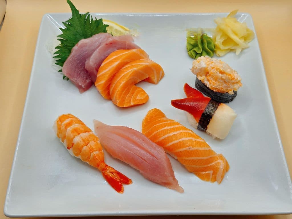 Sashimi Sushi Combo