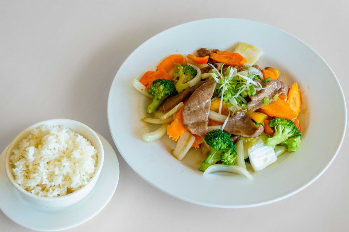 Stir fry beef with vegetables / Bo Xau Cai