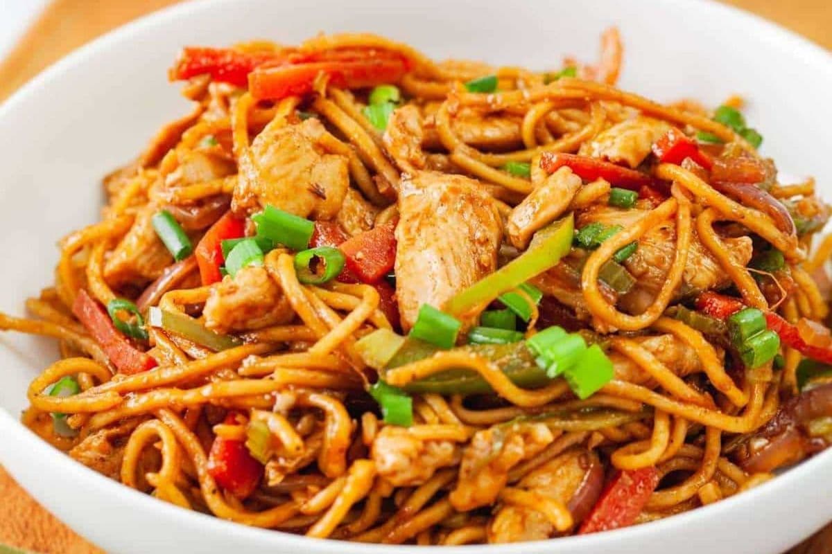 Hakka Noodle Chicken