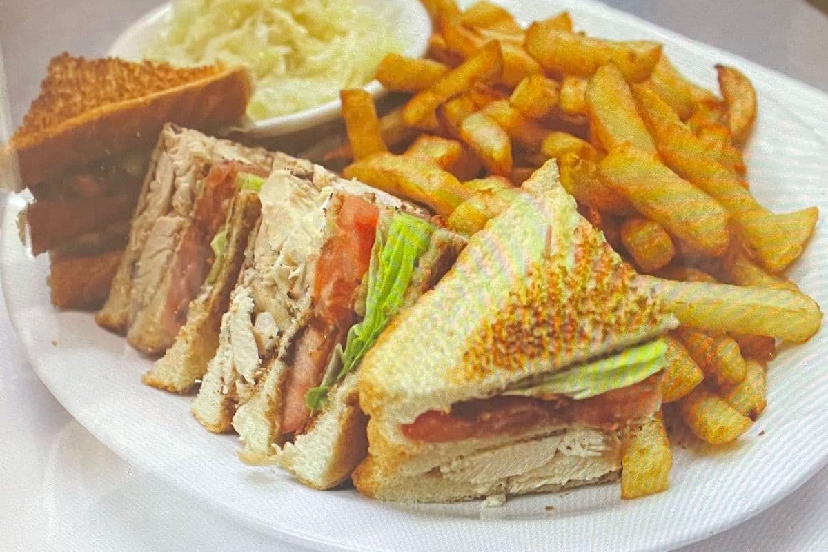 (Club Sandwich (Viande Blanche) / Club Sandwich (White Meat)