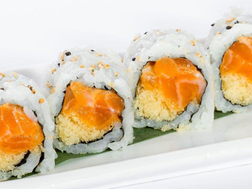 M09 Spicy Salmon Roll (6 pcs)