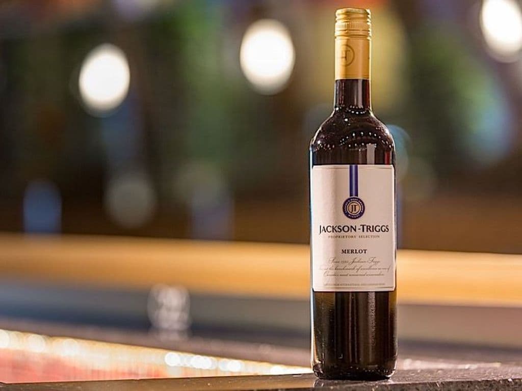 Jackson-Triggs Merlot, 750ml red wine, (13% ABV)
