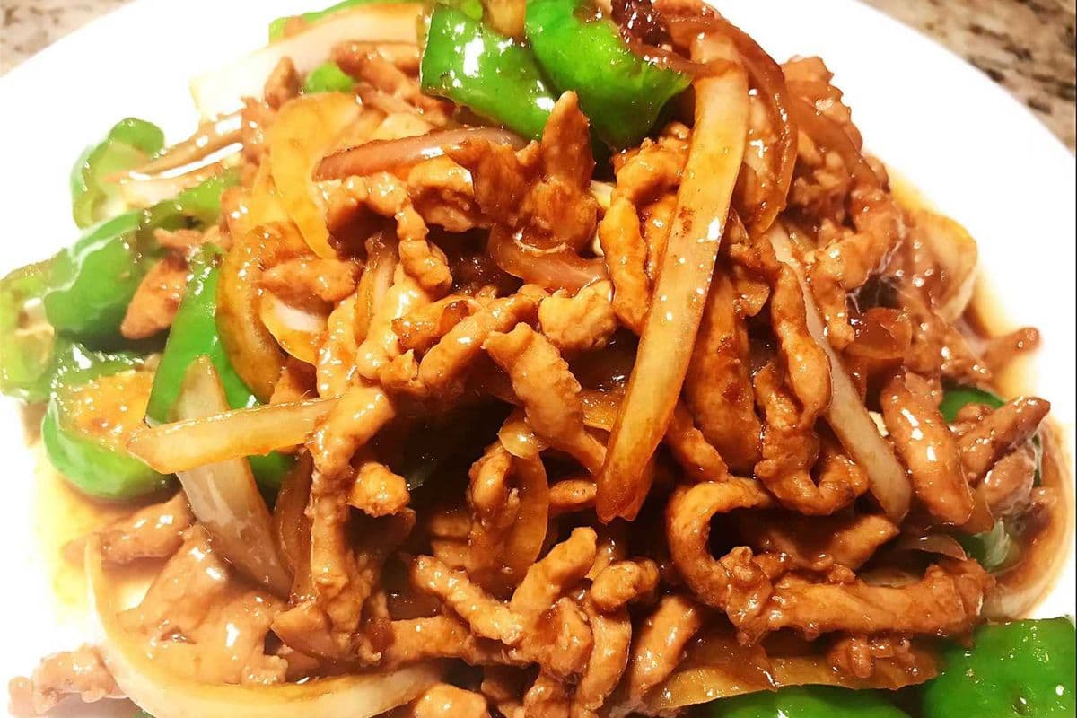 1. Pork Fried with Hot Green Peppers 尖椒肉丝
