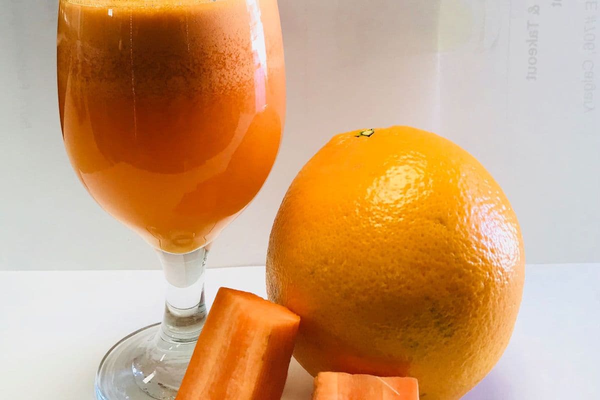 Fresh Orange and Carrot Cold Press Juice 2 Litre Bottle (64 oz Bottle )