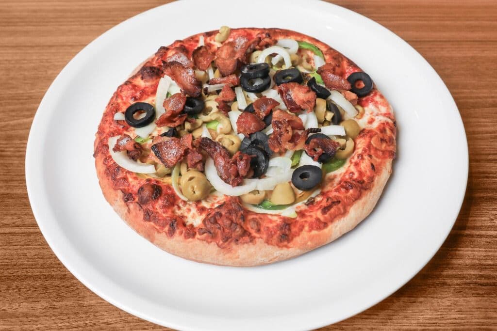 9. Petite pizza 10" spéciale Ardini