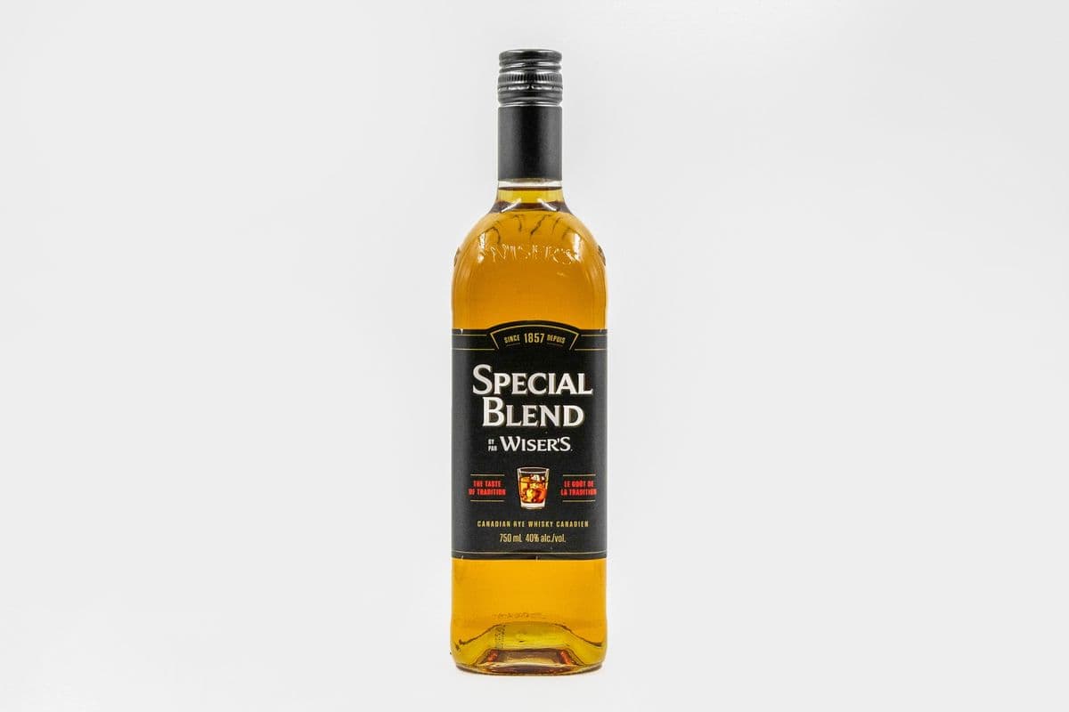 J.P Wiser's DELUXE (1 x 750 ml Bottle)