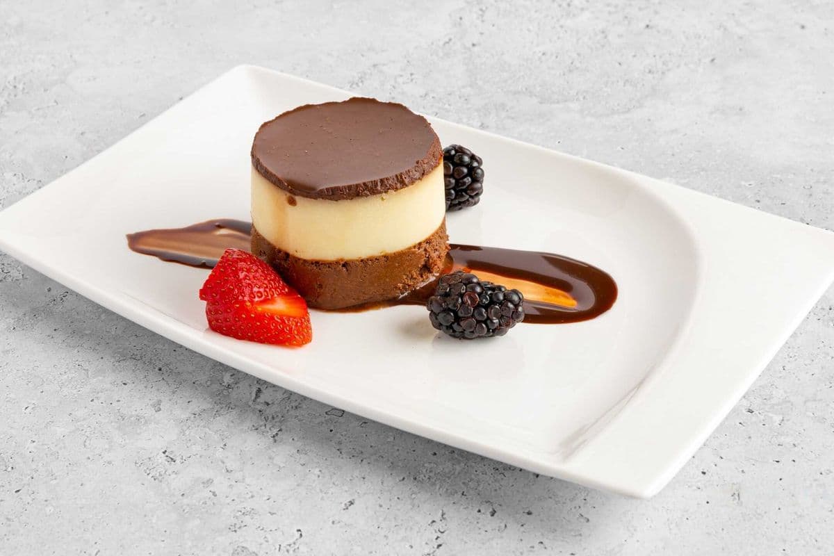 White and Dark Mousse