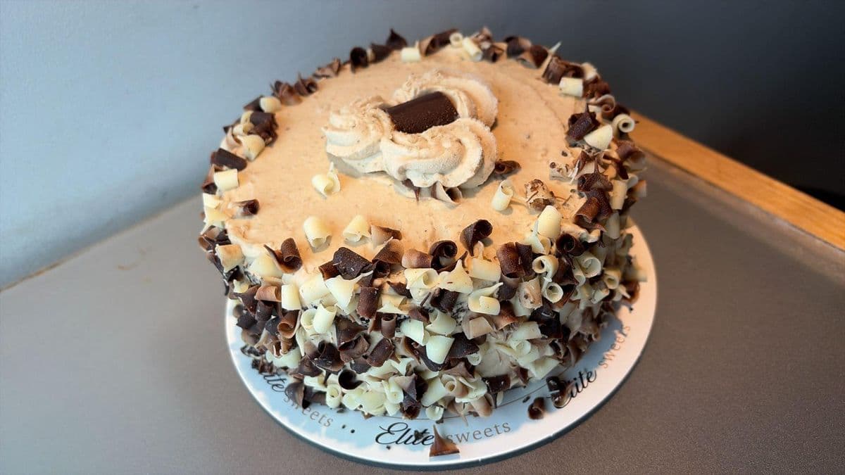 Chocolate Caramel Cake - 7" whole cake