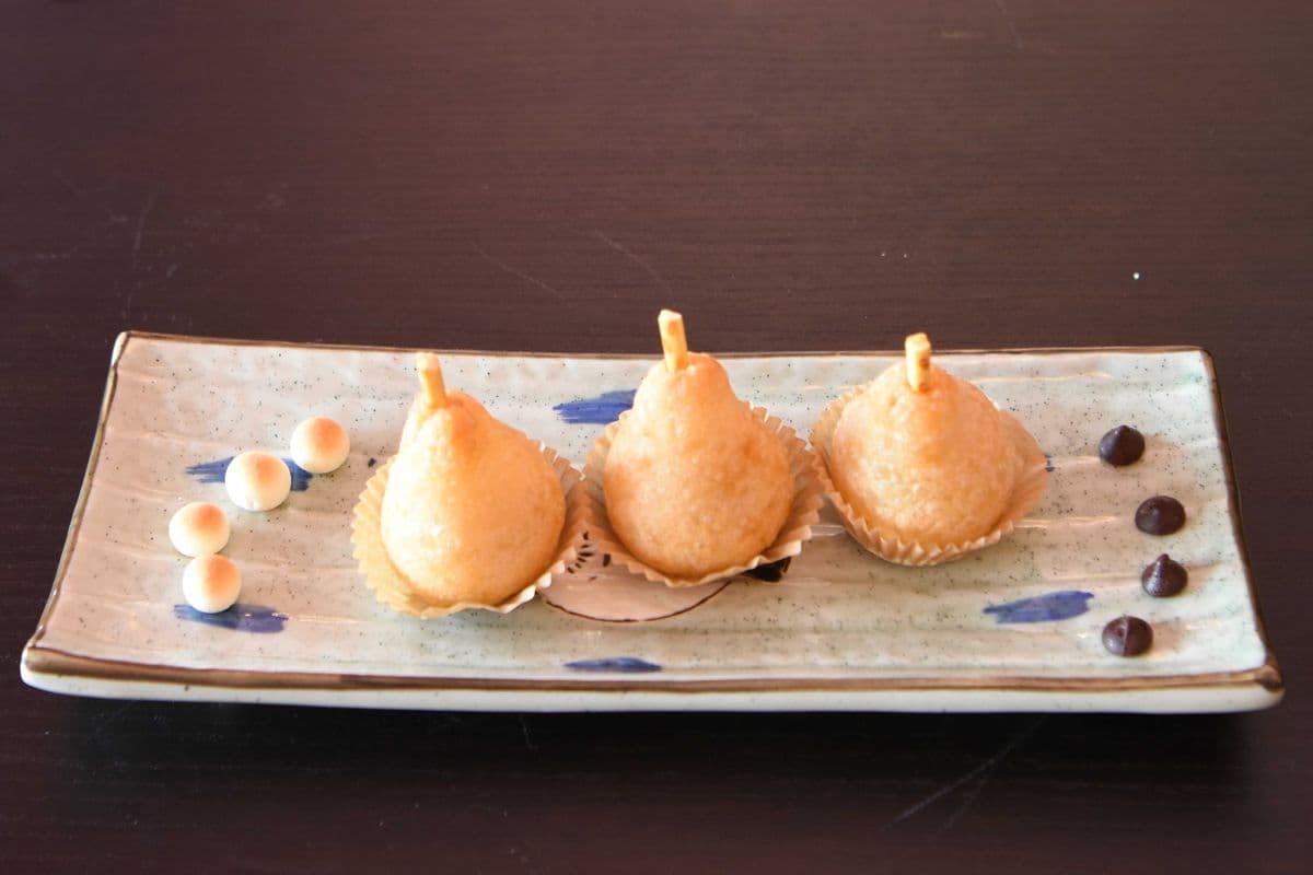 219. Deep Fried Sticky Dumpling with Chicken/ 4pcs (咸水角)