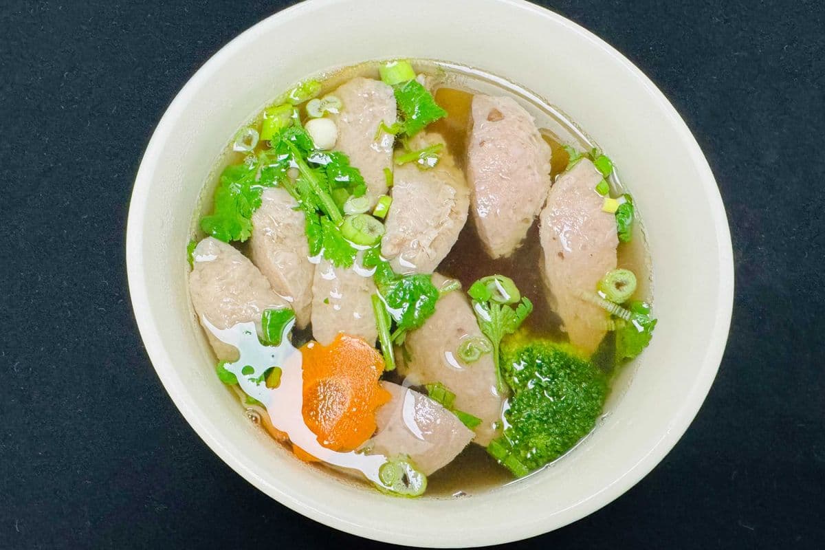 12. Beef Ball Soup (Súp Bò Viên)