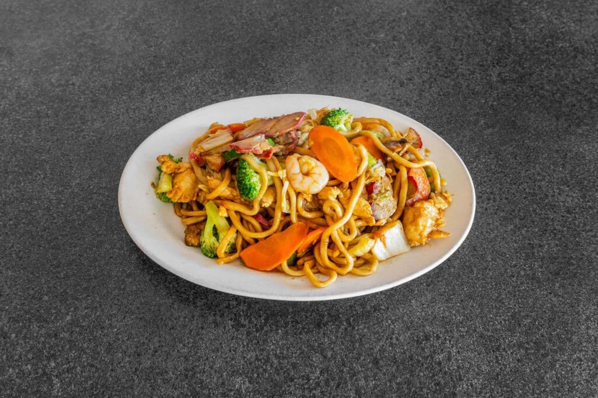 79. Shrimp and Meat Fried Shanghai Noodles