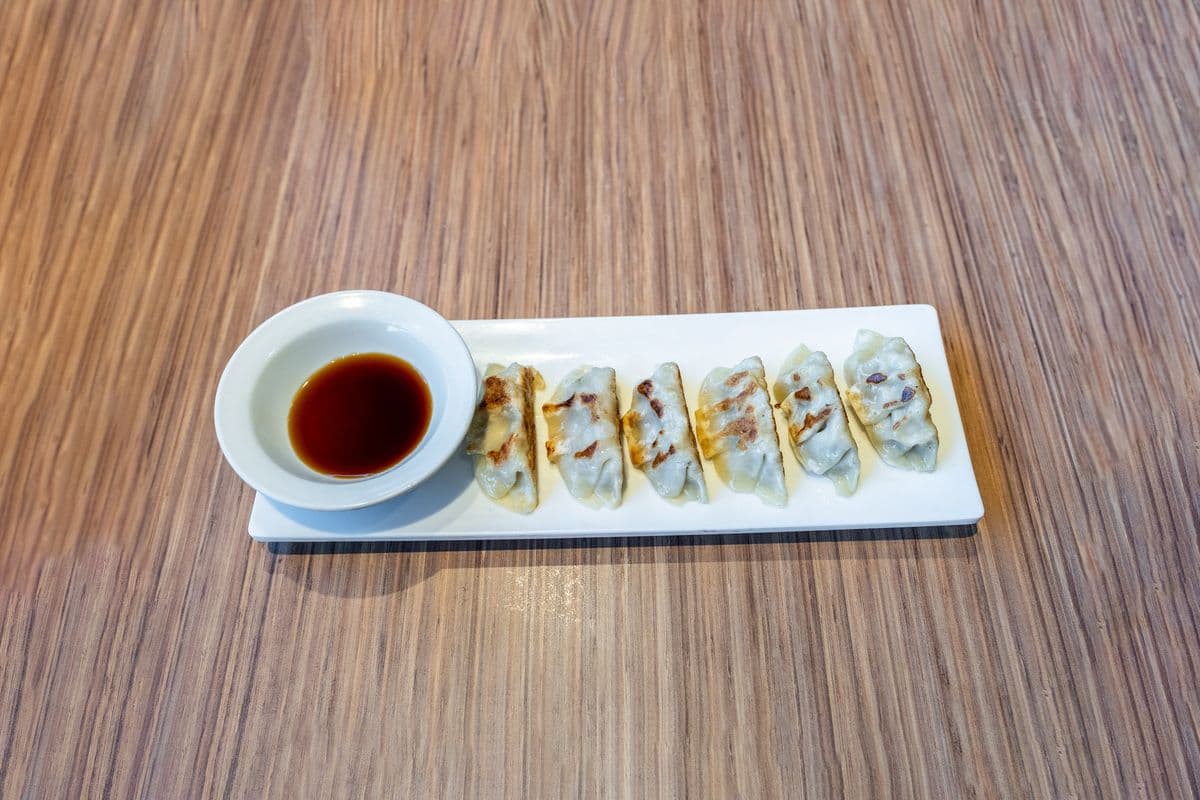 Vegetable Gyoza (6 pcs)
