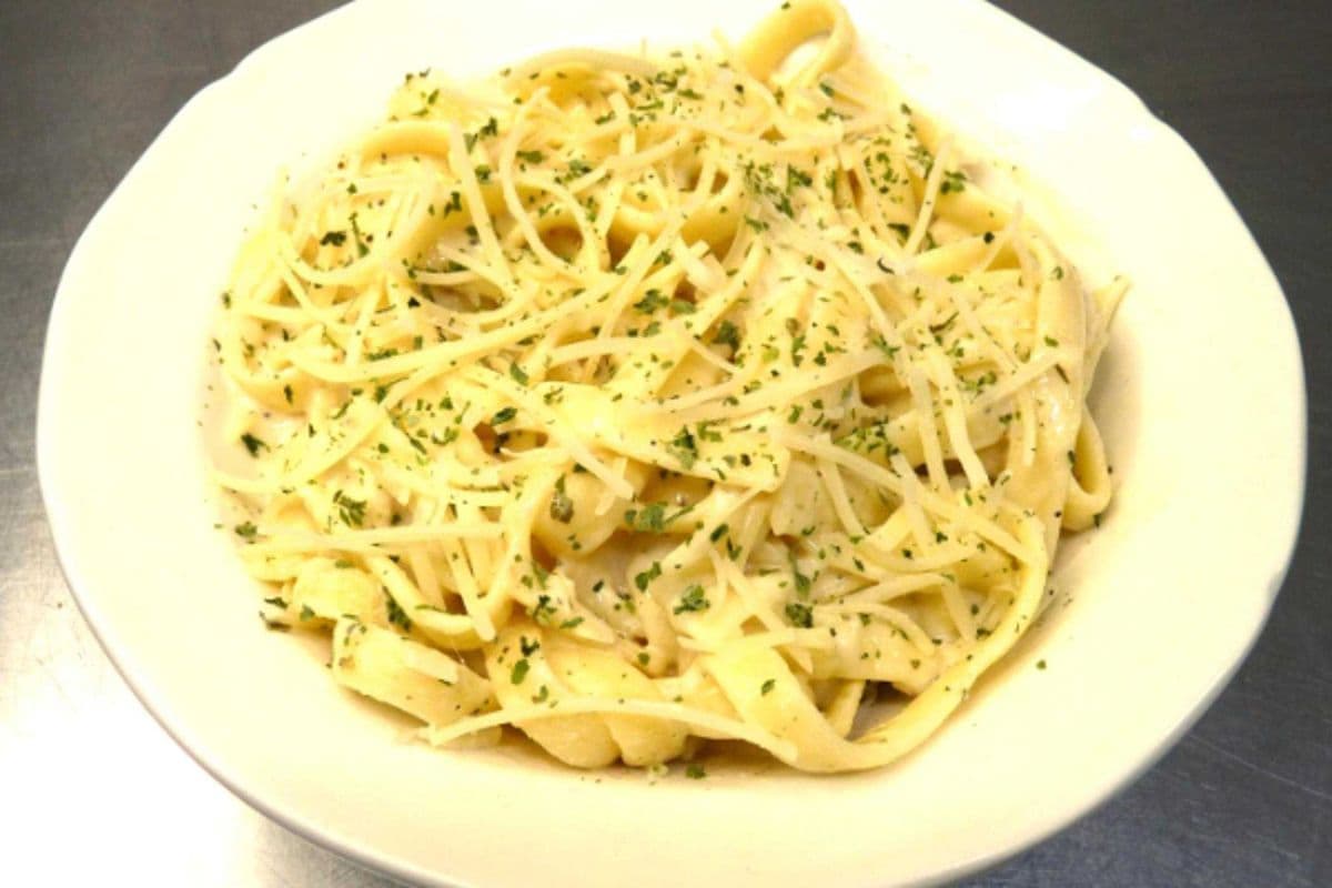 Fettuccine Alfredo
