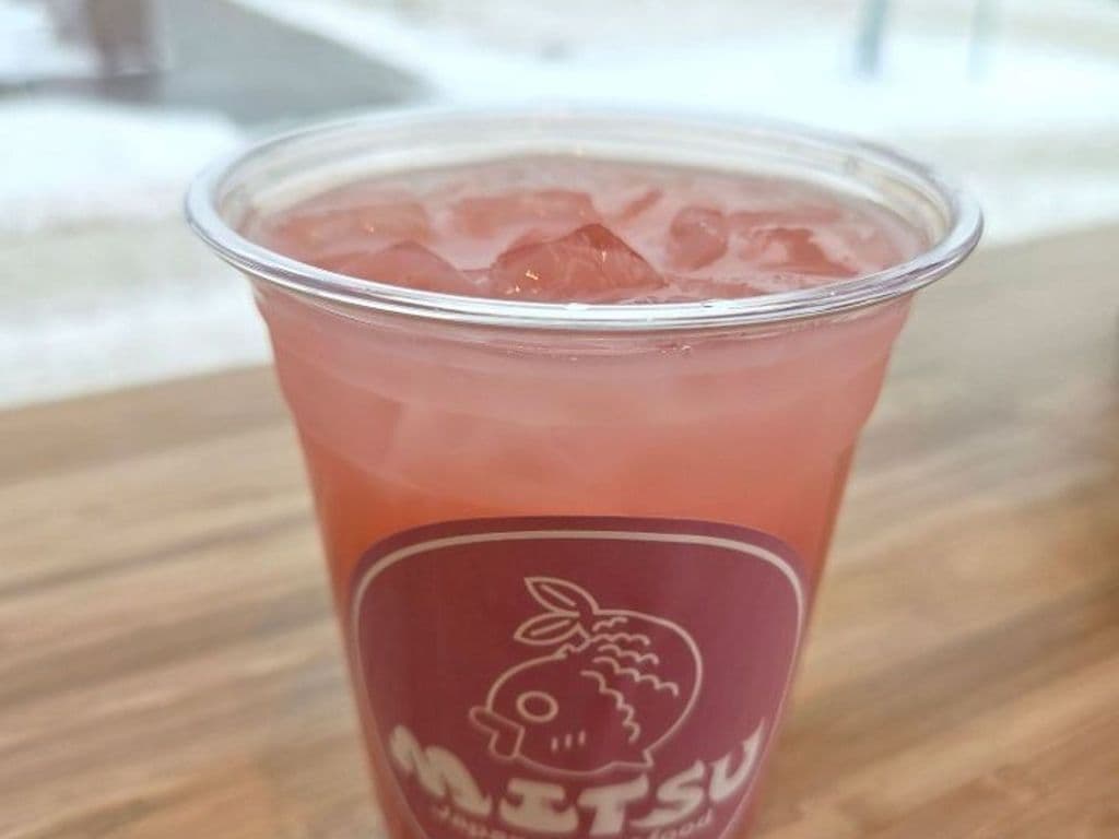 Strawberry Yakult Breeze