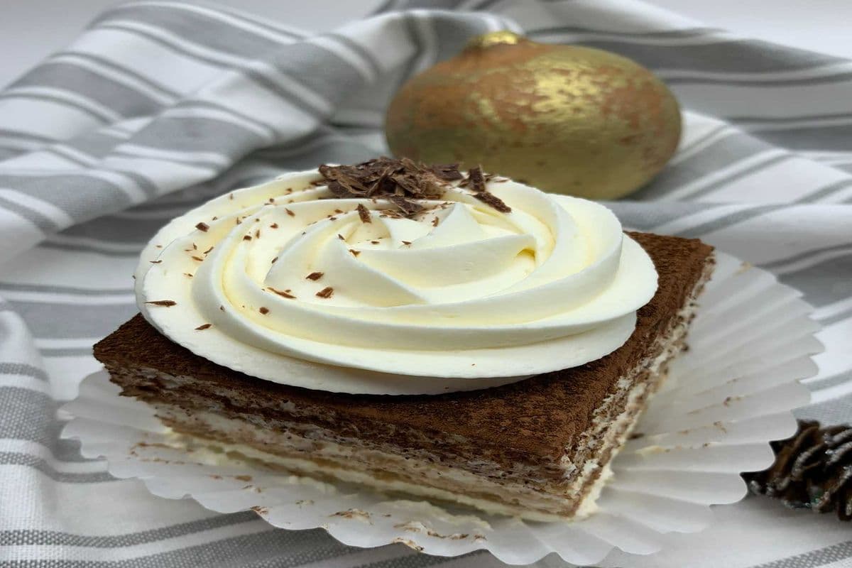 Tiramisu Cake
