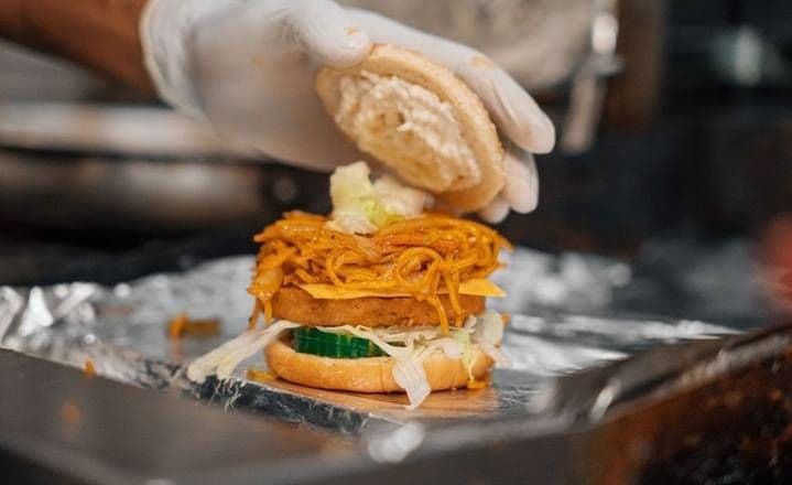 Végétarien Noodle Burger | Vegetarian Noodle Burger