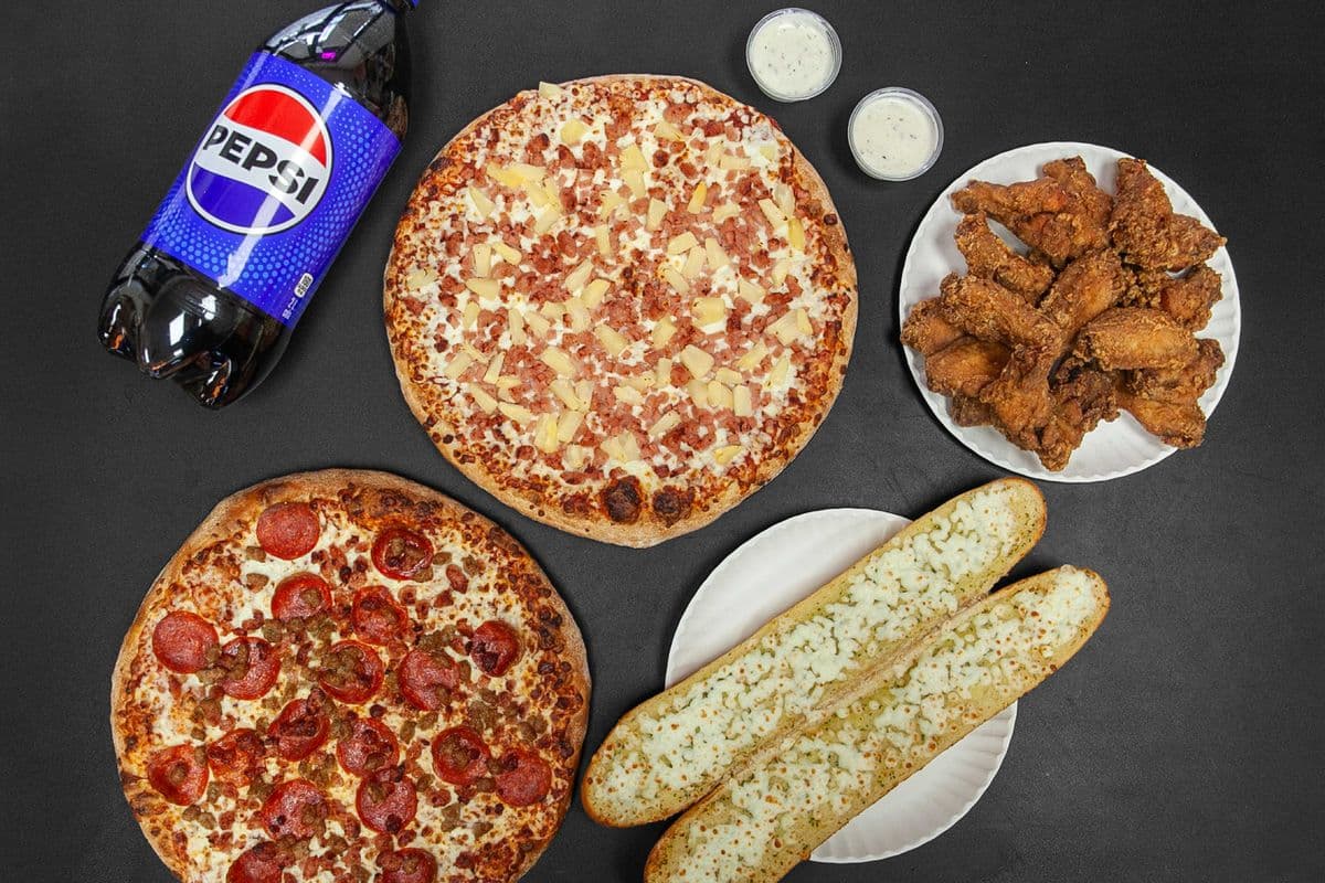 Family Combo - Large pizza (dipping sauce)