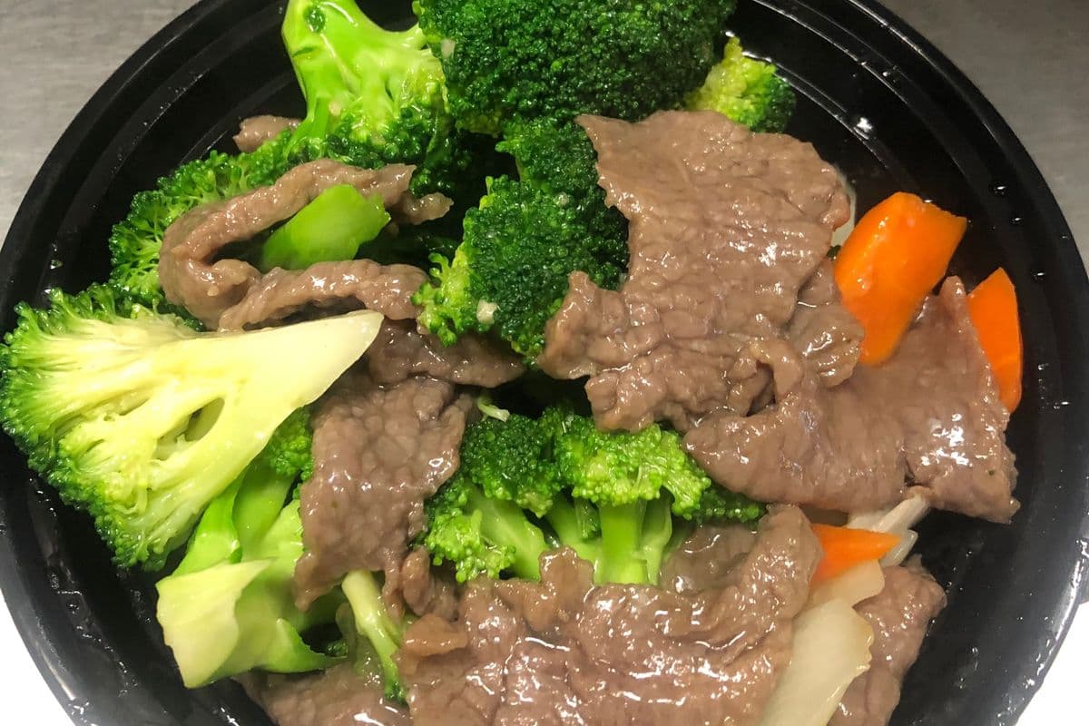 29. Stir-Fried Beef with Broccoli 牛肉西兰花