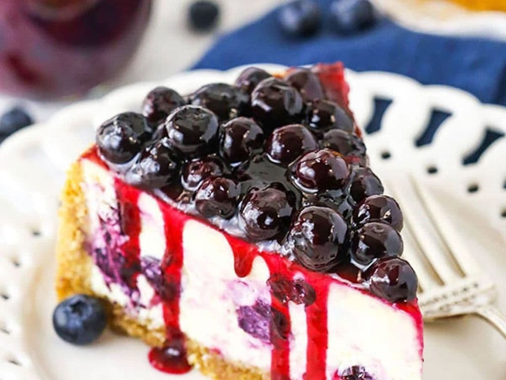 BLUEBERRY SUPREME CHEESECAKE