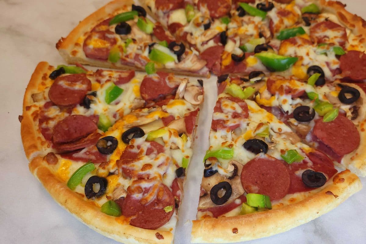 Small Grandslam With Olives+ FREE DRINK