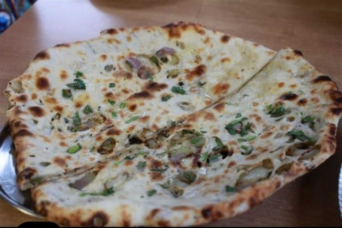 Onion Kulcha (1 pc)