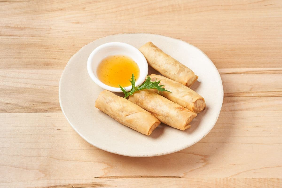 Veggie Spring Rolls (素春卷) (4 pcs)