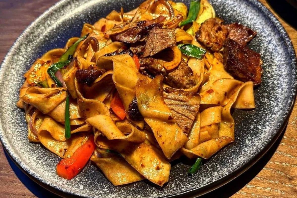 STIR-FRIED Mala Roasted Beef with Wide Noodle