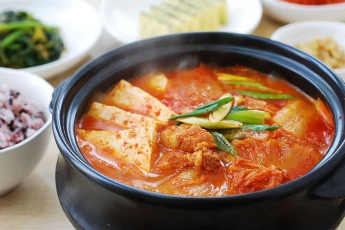 26. Kimchi Soup 김치찌개