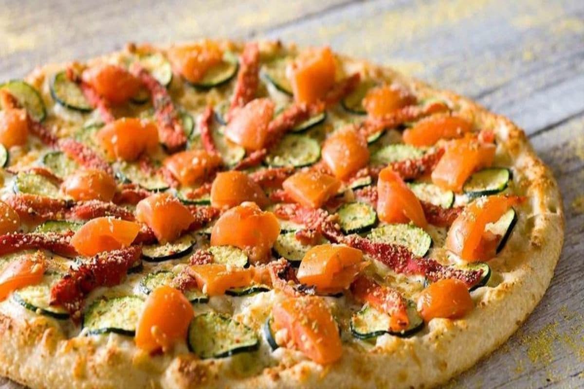 Large Primavera Pizza