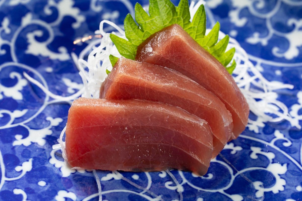 B10. Ahi Tuna Sashimi