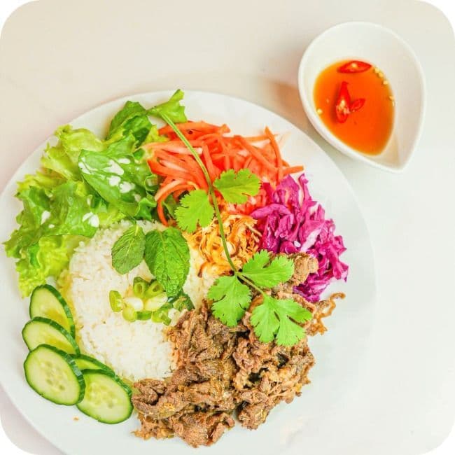 R3. Riz au boeuf sauté à la citronnelle