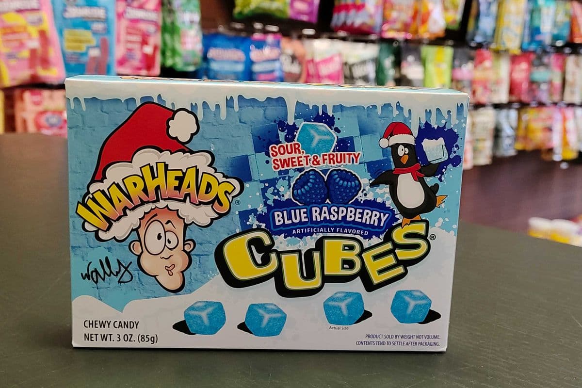 Warheads Blue Raspberry Cubes Theater Box (85g)