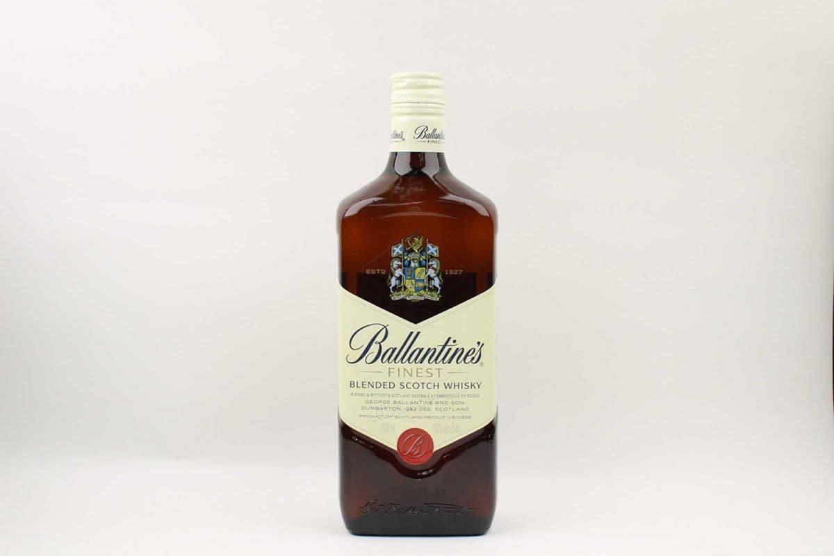 Ballantines Finest Blended Scotch (1 x 750 ml)
