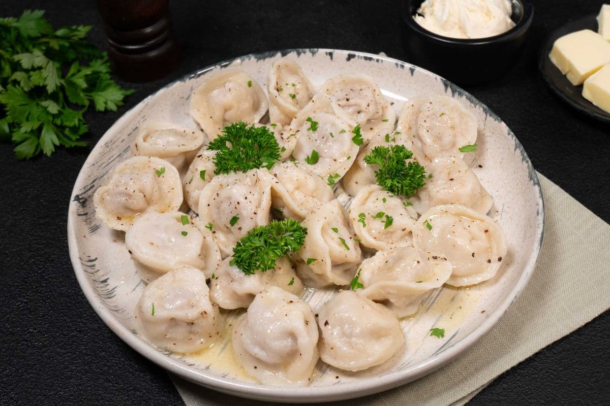 Pork dumplings (20 pcs/300 gr) (747 Cal)