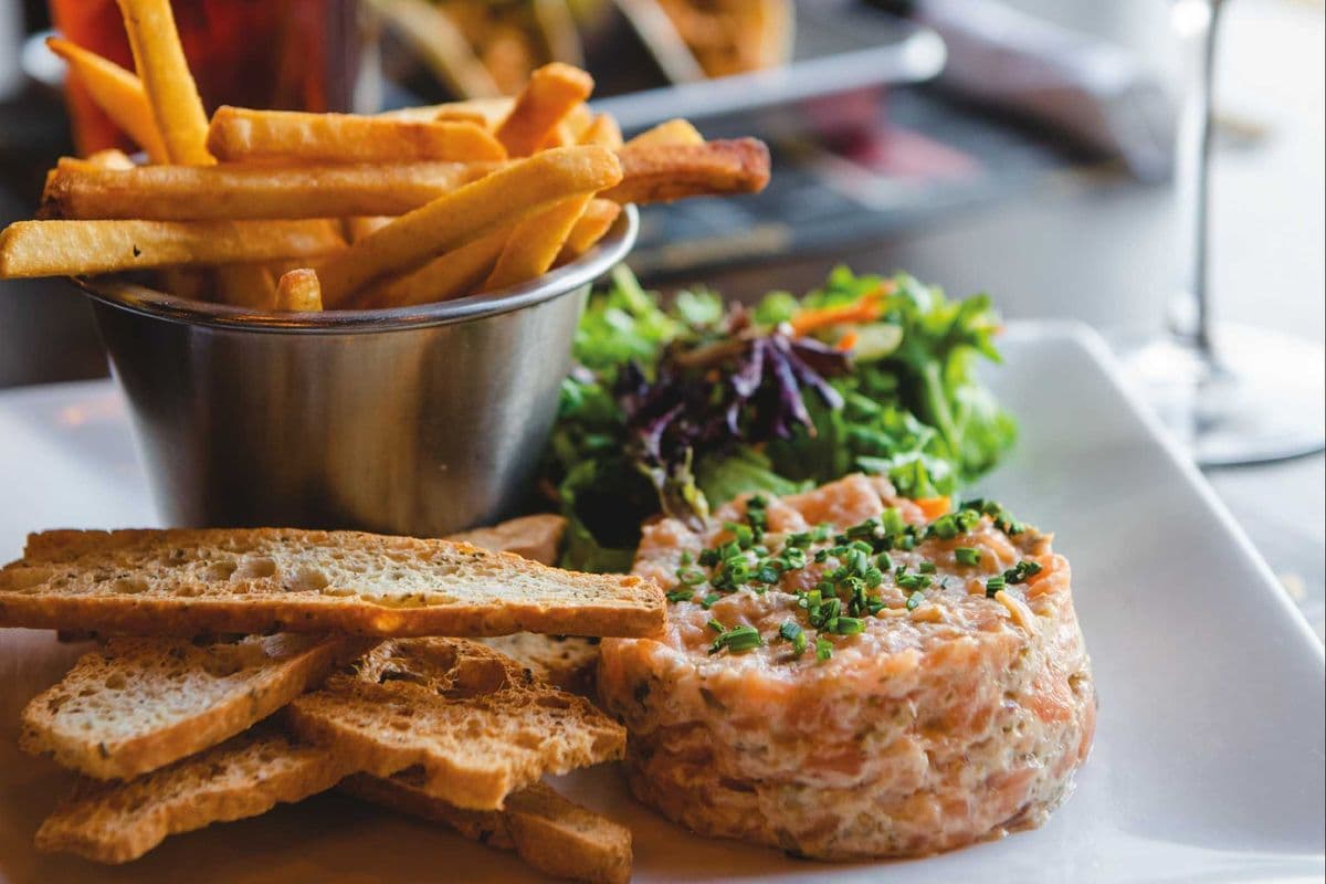 Plat-tartare de saumon asiatique