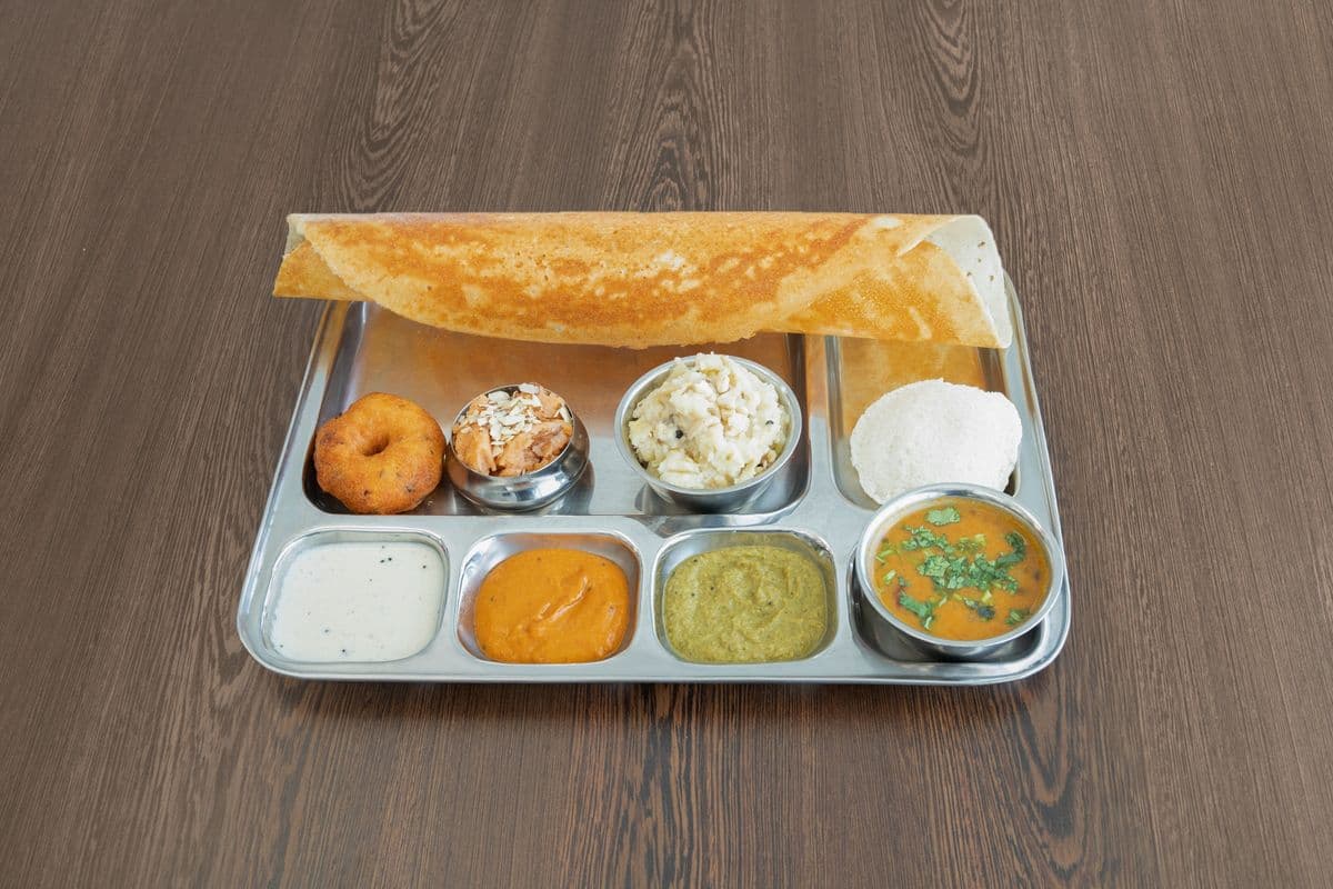Skb mega tiffin