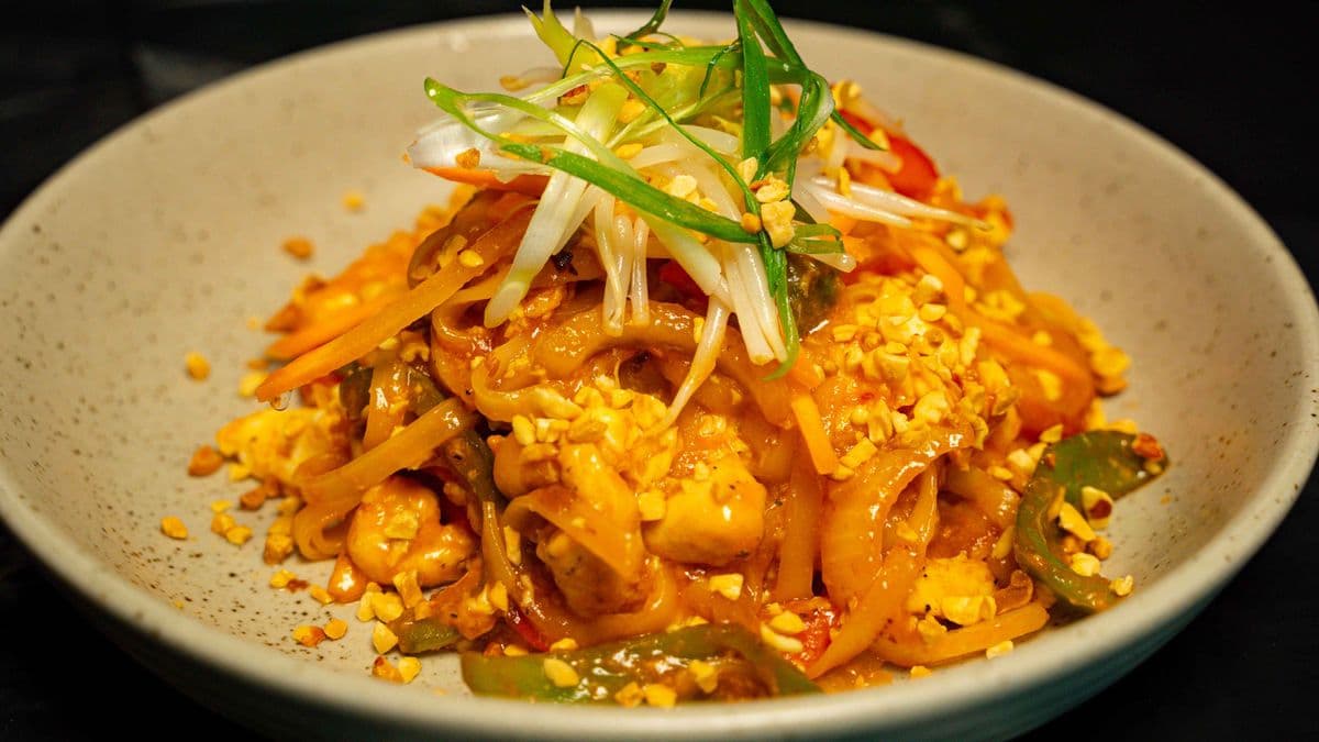 Chicken & Shrimp Pad Thai