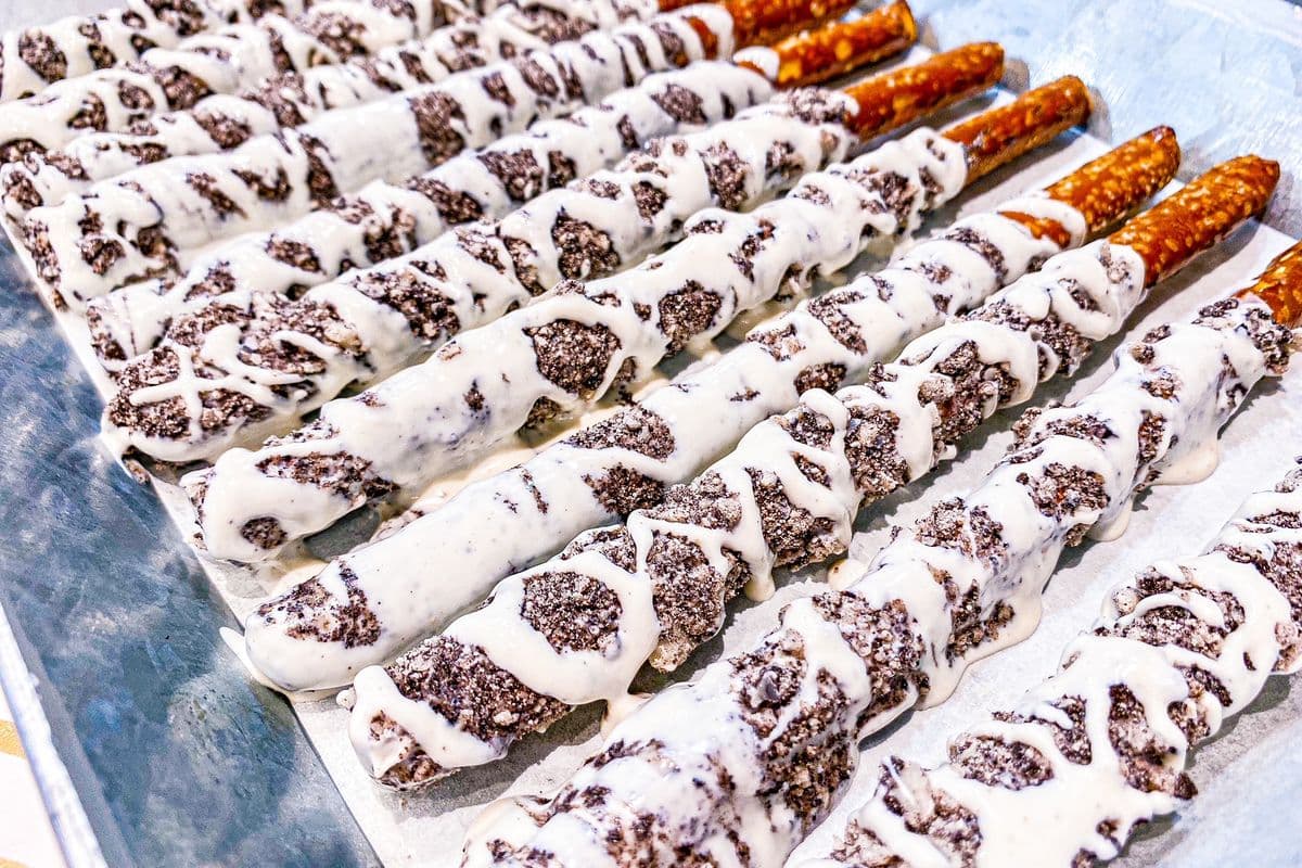 Chocolate Covered Cookies and Cream Pretzel Rod