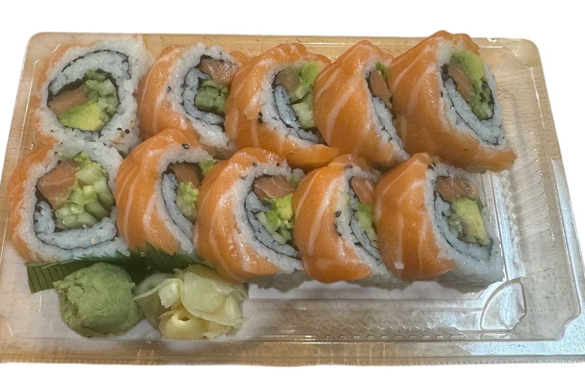 S19) Salmon Lover Roll(10pcs) (10 Pcs)